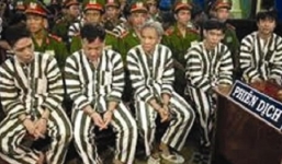 'Ông trùm' Năm Cam yếu đuối trước... vợ hờ